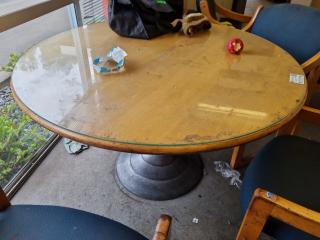 Round Table w/ 6x Chairs
