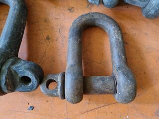 7x Assorted Bow & D-Shackles