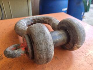 25-Ton Bow Shackle