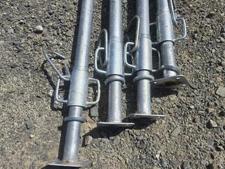 Adjustable steel props