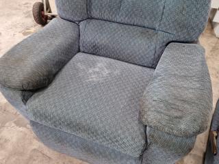 2x Matching Armchair Recliners