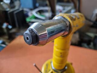 Sumake Air Riveter