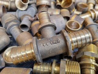 Assorted Brass Pipe Connectors, 32mm & 25mm Sizes