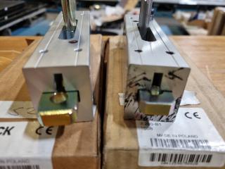 2x Sick Straight Bolt Actuators iE200-B1