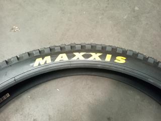 2 Maxxis Minion 24" MTB Downhill Tyres