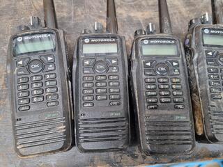 6x Motorola DF3601 2-Way Radios w/ Charger, All Failty Batteries