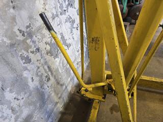 Hamilton Engine Crane