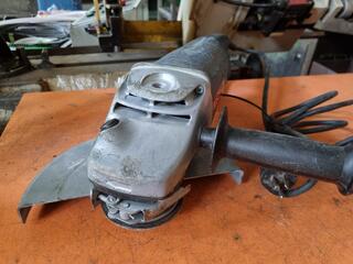 Bosch Corded 230mm Angle Grinder GWS 25'-230