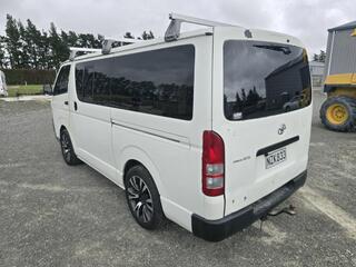 2005 Toyota Hiace Regius Ace van