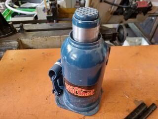 20-Ton Welded Bottle Jack by The Tool Shed