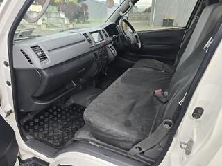 2005 Toyota Hiace Regius Ace van