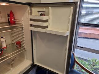 Fisher & Paykel 403L Refrigerator Freezer