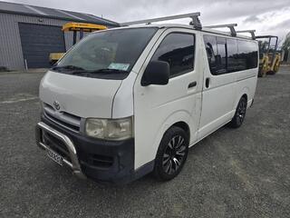 2005 Toyota Hiace Regius Ace van