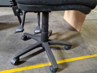 Standard Office Desk w/ Gas-lift Chair