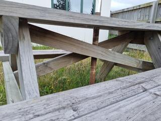 Wood Picknick Table w/ Canvas Shade Umbrella