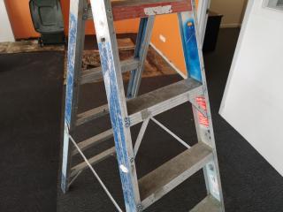 Aluminium Step / Extension Ladder by Ullrich