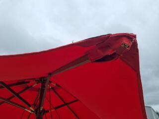 Wood Picknick Table w/ Canvas Shade Umbrella