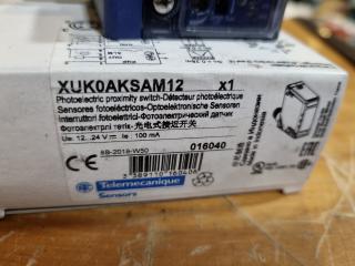 3x Telemecanique Photoelectric Sensors XUK0AKSAM12