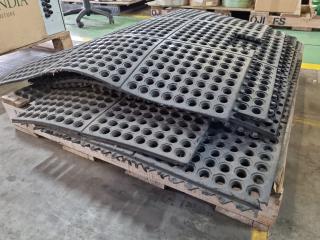 Pallet of Assorted Rubber Floor Matting