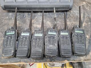 6x Motorola DF3601 2-Way Radios w/ Charger, All Failty Batteries