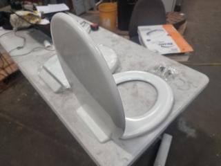 2 NEW Innova Toilet Seats