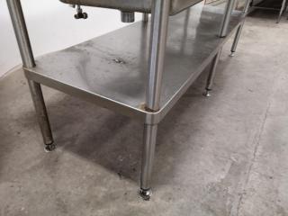 Stainless Steel Bench Table / Built-in Sink