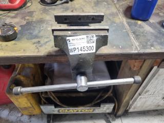 Black Steel Bench Vice