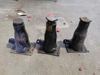 7 Assorted Bottle Jacks