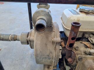 Honda Portable Petrol Water Pump, Missing engine parts!