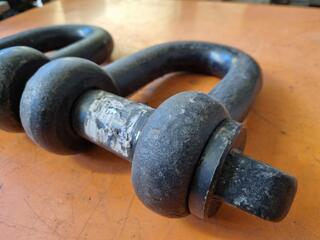 2x D-Shackles, 7-Ton Capacities