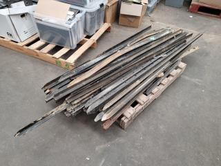 Pallet of Assorted Posts