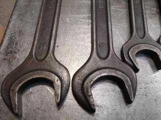 12x Assorted Wrenches