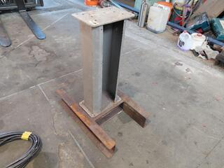 Linshall Pedestal on Metal Frame 