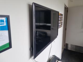 Sony 40" TV and Sound Bar 