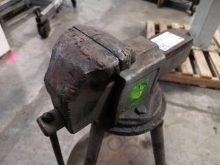 Workshop Vice on Heavy Steel Stand