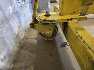 Hamilton Engine Crane