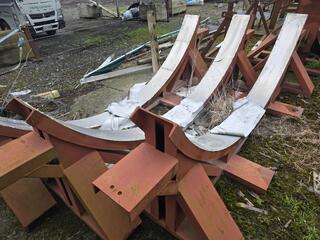 6 x Curved Stands 