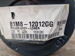 Hyundai Excavator Lower Roller Assembly 81M8-12012GG