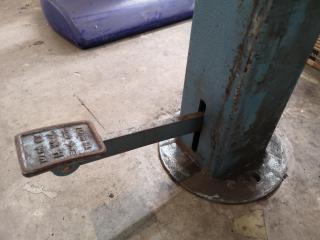 Industrial Metal Corner Cropper