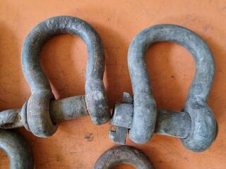 7x Assorted Bow & D-Shackles