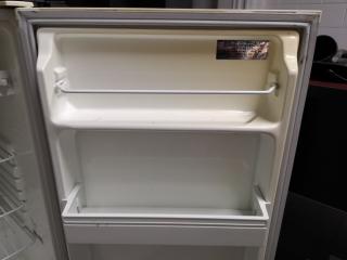 Simpson Manual 140L Refrigerator