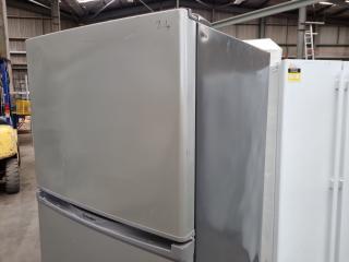 Westinghouse 330L Refrigerator Freezer