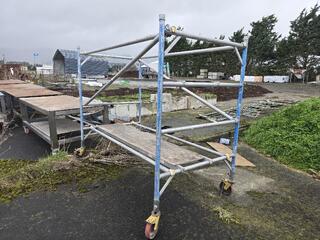 Scaffolding tower