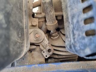 Portable Petrol Water Pump, Missing engine components!