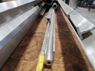 Assorted Lengths of Aluminium Material