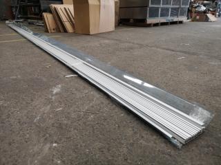 14x Lengths of Aluminium Extrusion Material Lengths
