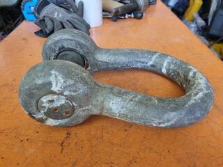 25-Ton Bow Shackle