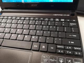 Acer Aspire One D270 Netbook Computer