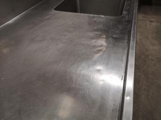Stainless Steel Bench Table / Built-in Sink