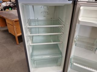 Westinghouse 330L Refrigerator Freezer